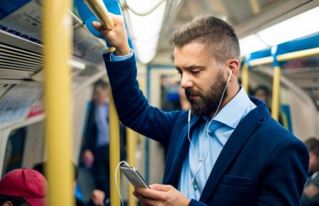 How the IoT is Redefining Customer Experience How the IoT is Redefining Customer Experience